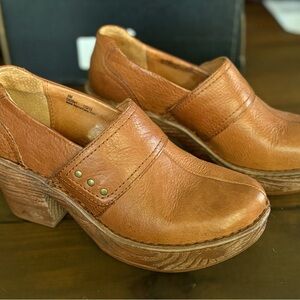 ❌SOLD❌ Born Samira Platform Leather Ankle Booties | Cognac Brown | Size 8